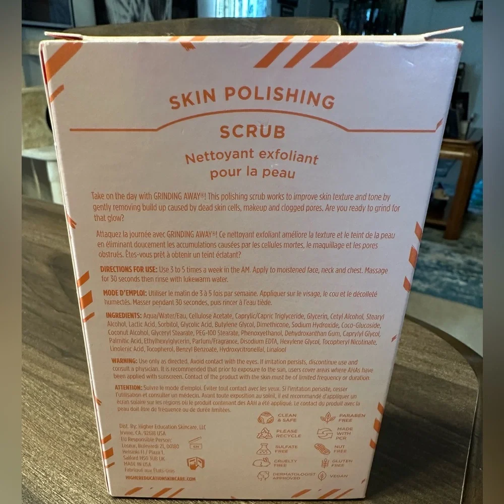 Higher Education Skincare 'Grinding Away' Skin Polishing Scrub - Picture 3 of 4